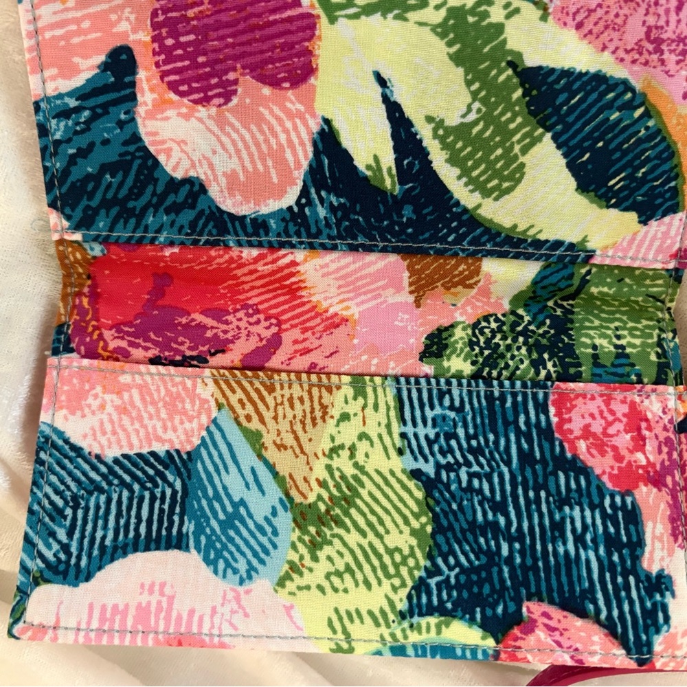 Vera Bradley Multicolor Floral Quilted Wristlet - Picture 9 of 14